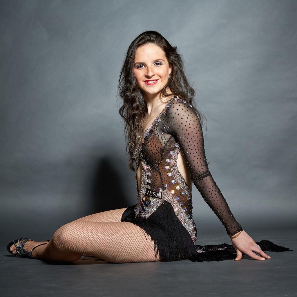 Cindy danseuse professionnelle bachata, salsa, rock